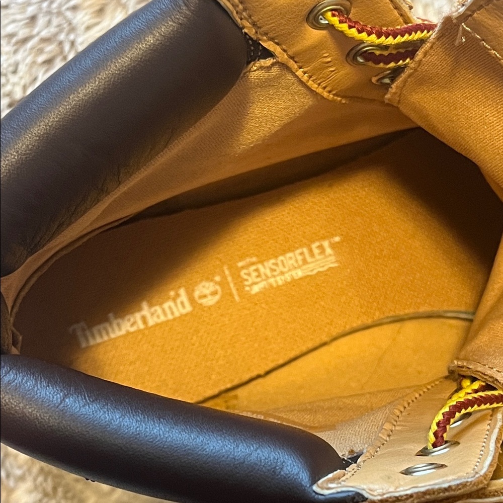 Timberland women’s Tan Leather Boots - Picture 2 of 6